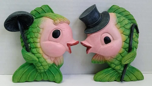 Vintage Mid Century Anamorphic Kissing Fish Resin Wall Plaques Green Pink MCM