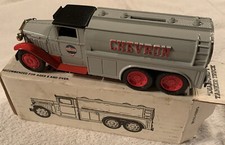 Ertl Chevron 1930 Dimond T Tanker Truck Coin Bank