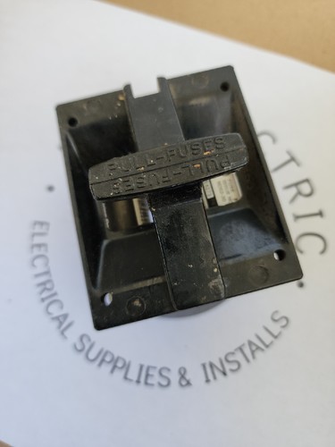 Square D  Fuse  HOLDER  Pull out  M-224075  60A  250V  2P 