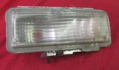 USED TURN SIGNAL ASSEMBLY WITH LENS - GM PART# 16516688 & 16516690 