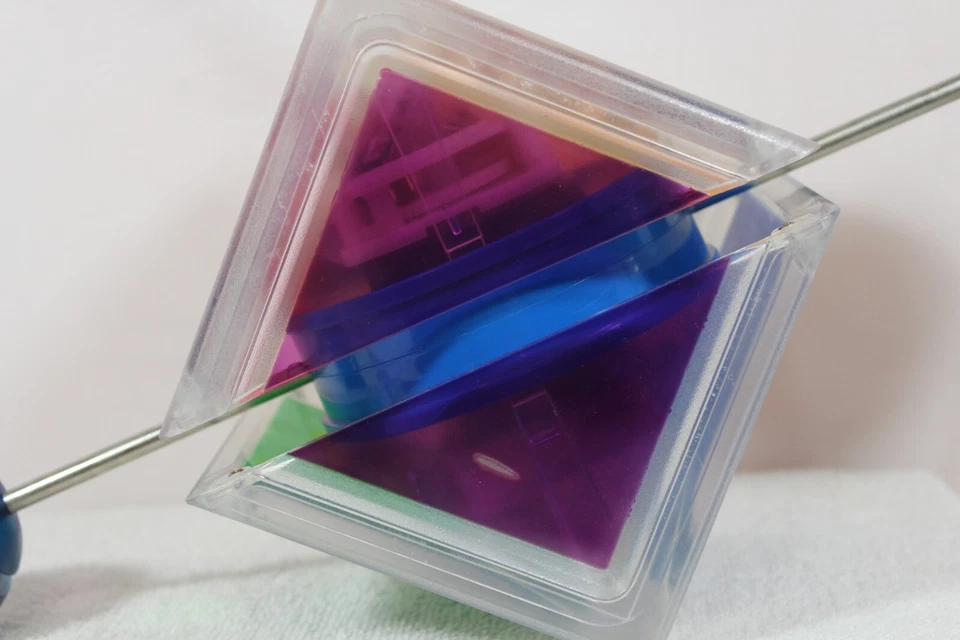 Ретро КУБИК, ГОВОРЯЩАЯ ЭЛЕКТРОННАЯ ИГРА ЧАЛАНЖ, от 1 до 4 игроков, Marvel Vintage - Изображение 3 из 4