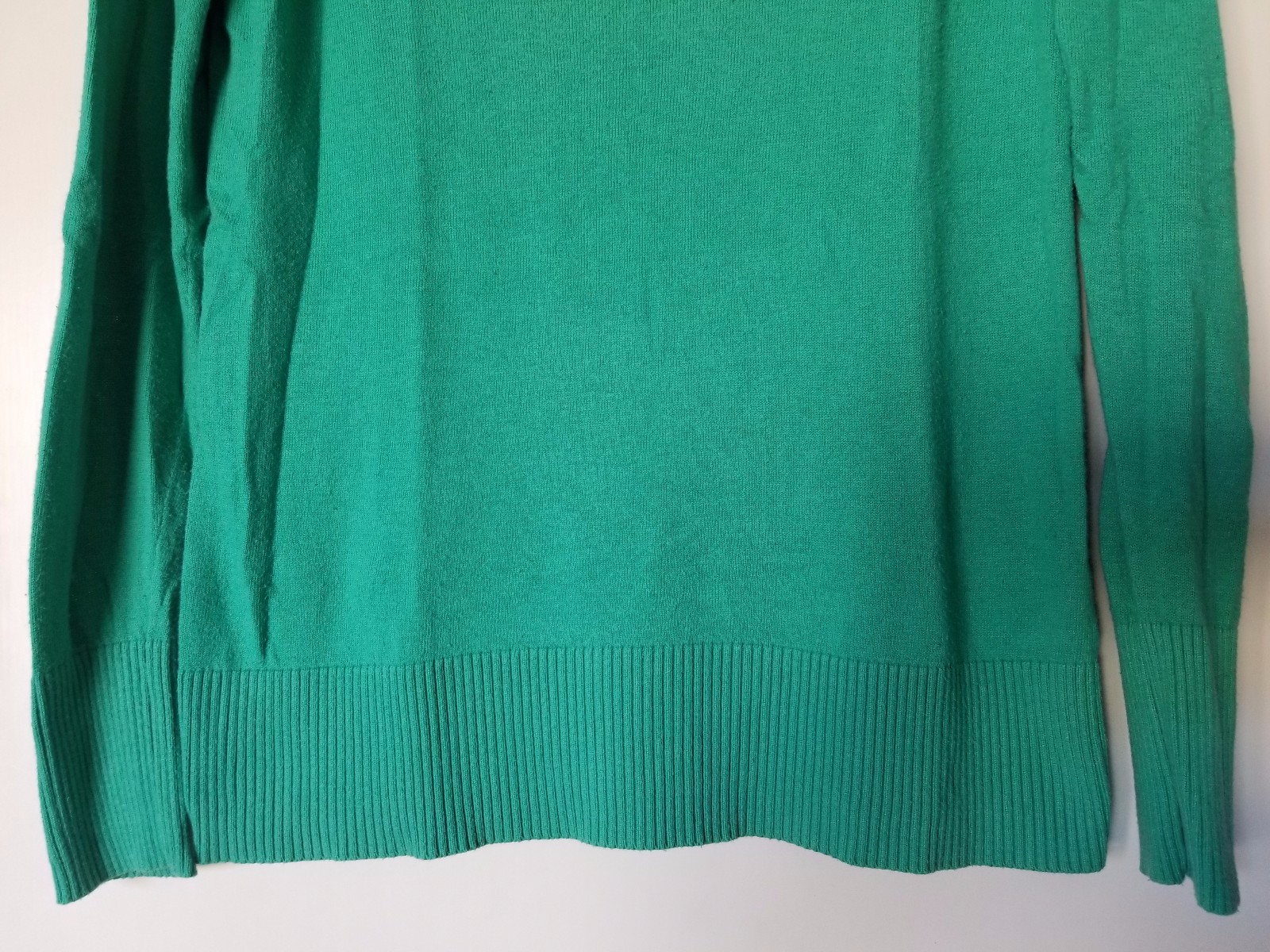 Old Navy Basic Solid Green Long Sleeve Classic Ne… - image 3