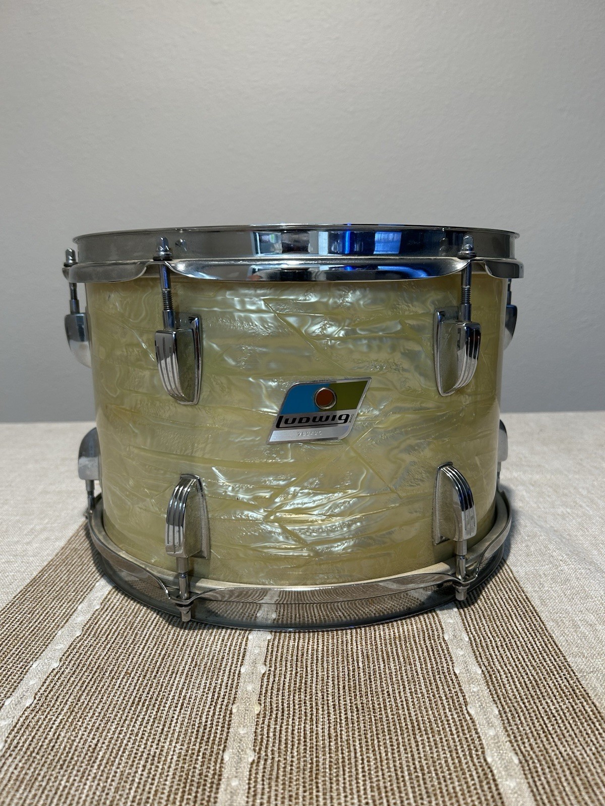 12” 70’s Ludwig Vintage Tom Drum White Marine Pearl Finish