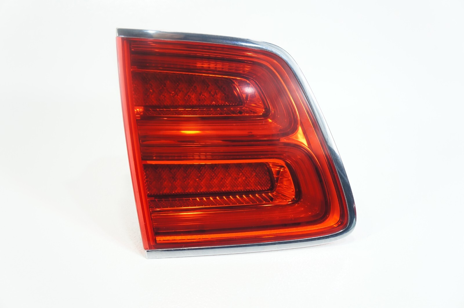 2017-2020 BENTLEY BENTAYGA rear left driver side tail light lamp INNER TRUNK