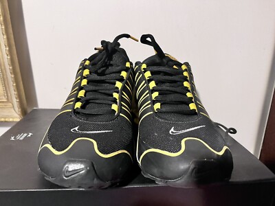 2012 Men's Nike Shox NZ SE Livestrong Maize Black Used Size 11
