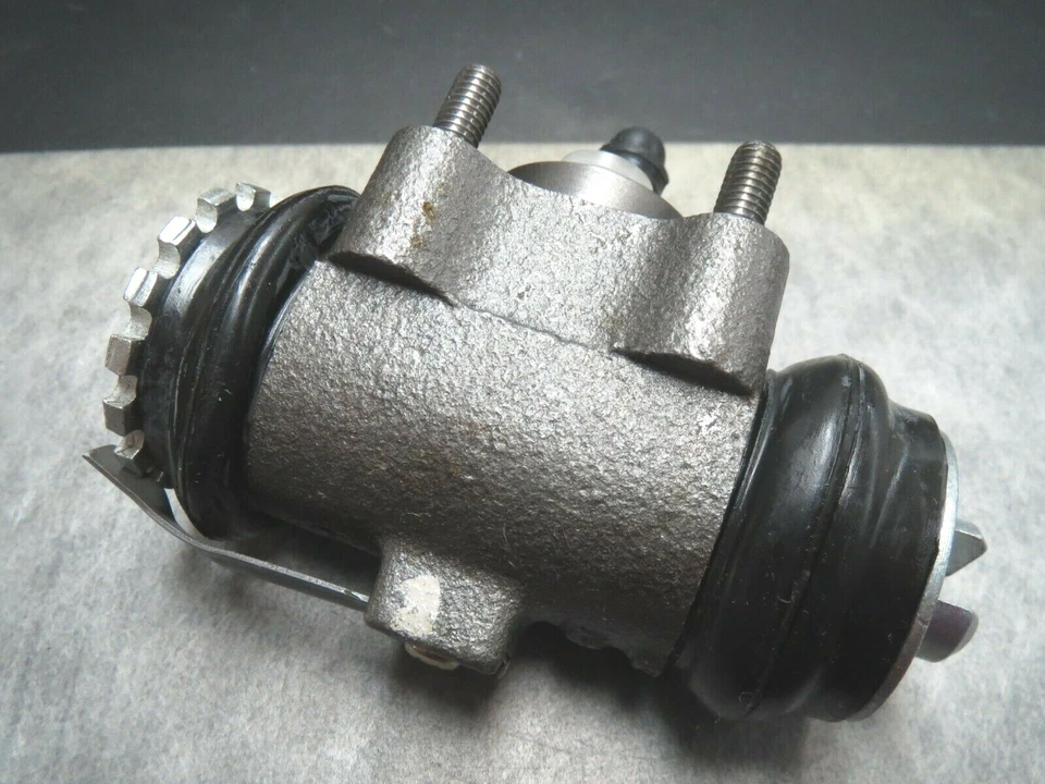 Rear RT Wheel Cylinder for Ford Courier Mazda B1800 Made in Japan Ships Fast! - Изображение 2 из 4