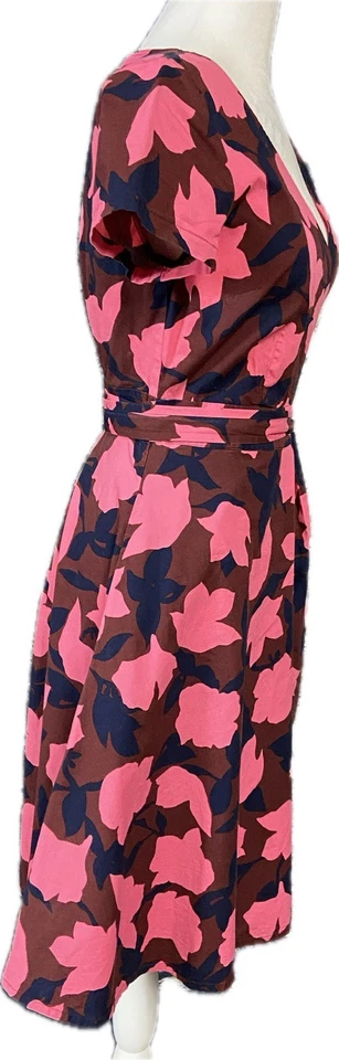 Vestido para mujer Boden 4R calce acampanado midi con cinturón estampado floral borgoña rosa algodón Foto 3 de 4