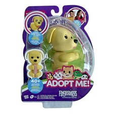 Fingerlings ADOPT ME Interactive Dog 40 Sounds and Reactions Tan 5 Years NEW