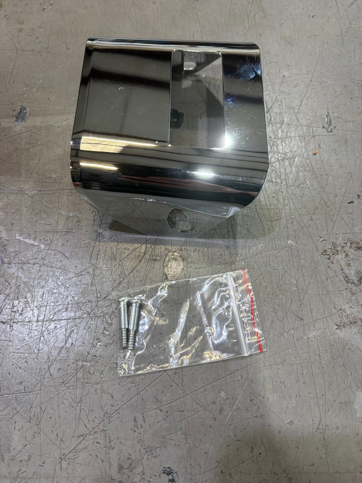 TAIL LIGHT LENS VISOR FOR HD TAIL LIGHTS WITH TOP WINDOW