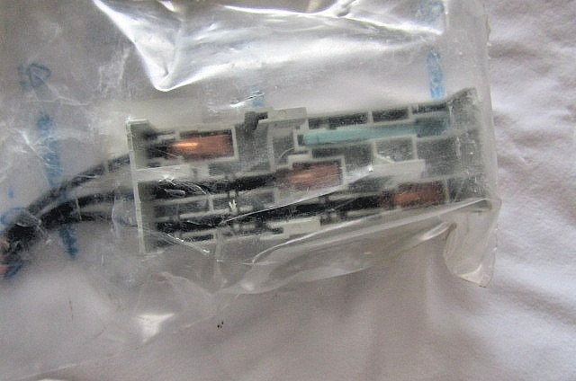 4 - Siemens 8US1 051-5DJ07 Heidelberg part No.-00.783.0075 Adapters (lot32)