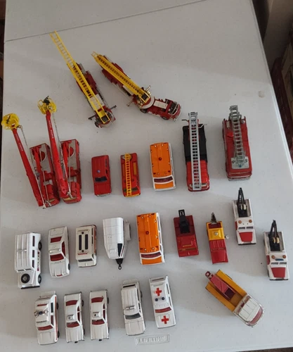 24 Vintage Corgi & Dinky Toys Diecast Fire&Rescue Lot, wreckers, aerial rescue