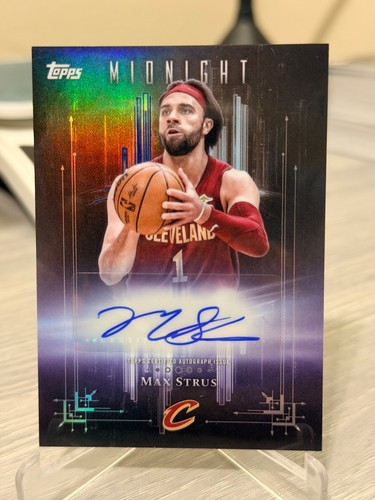Max Strus – 2025-26 Topps Midnight Basketball · Dark Marks #DM-MS Max Strus