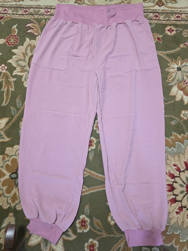 Woman's Plus Sz 3x Thin Cuffed Bottom Pocket Pants