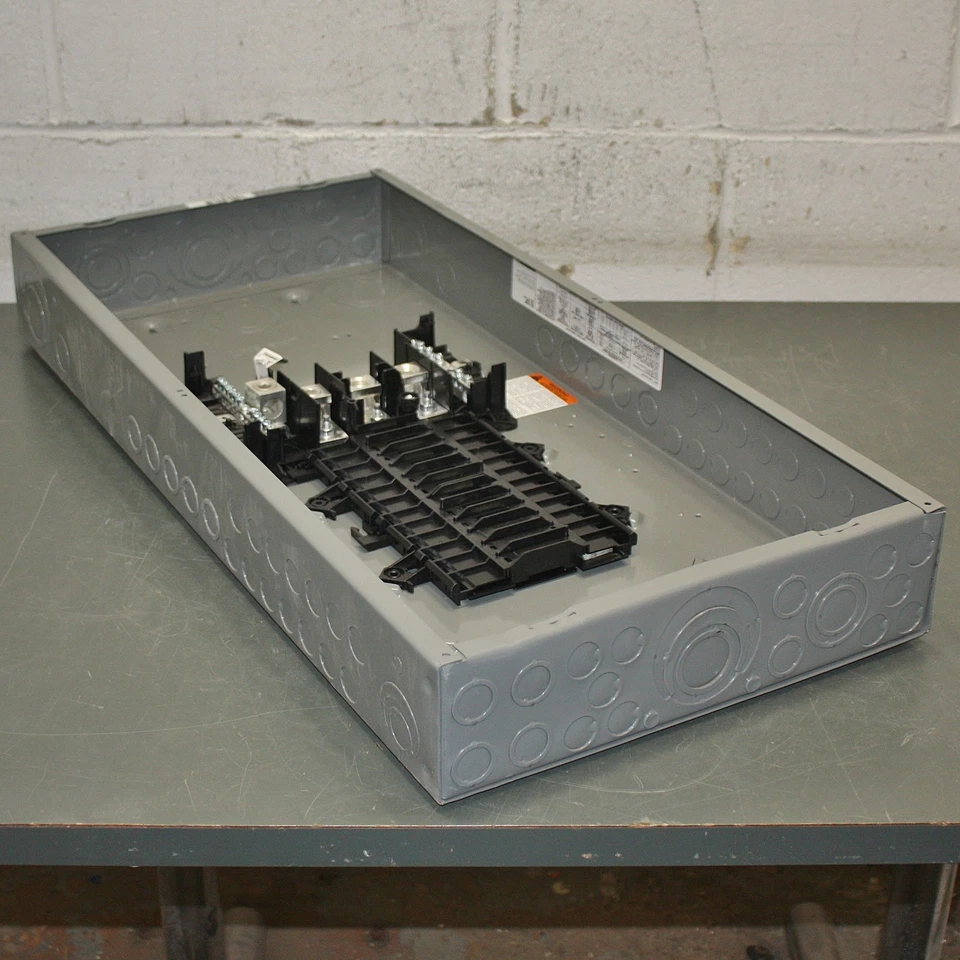 Square D QO Load Center QO318L200G, 208Y/120/240V AC, 18 Spaces, 3 PH, Main Lug - Image 3 of 4