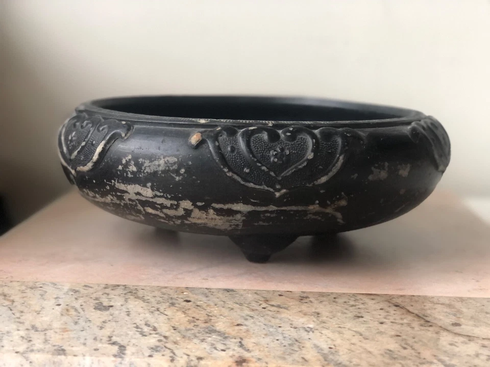 Lavadora de cepillo o recipiente incensario chino antiguo o vintage, con patas, en arcilla negra Foto 4 de 4