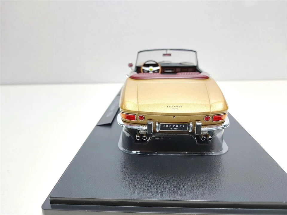 Ferrari 275 GTS Pininfarina Spyder Oro del 1964 - 1/18 KK-Scale - Immagine 4 di 4