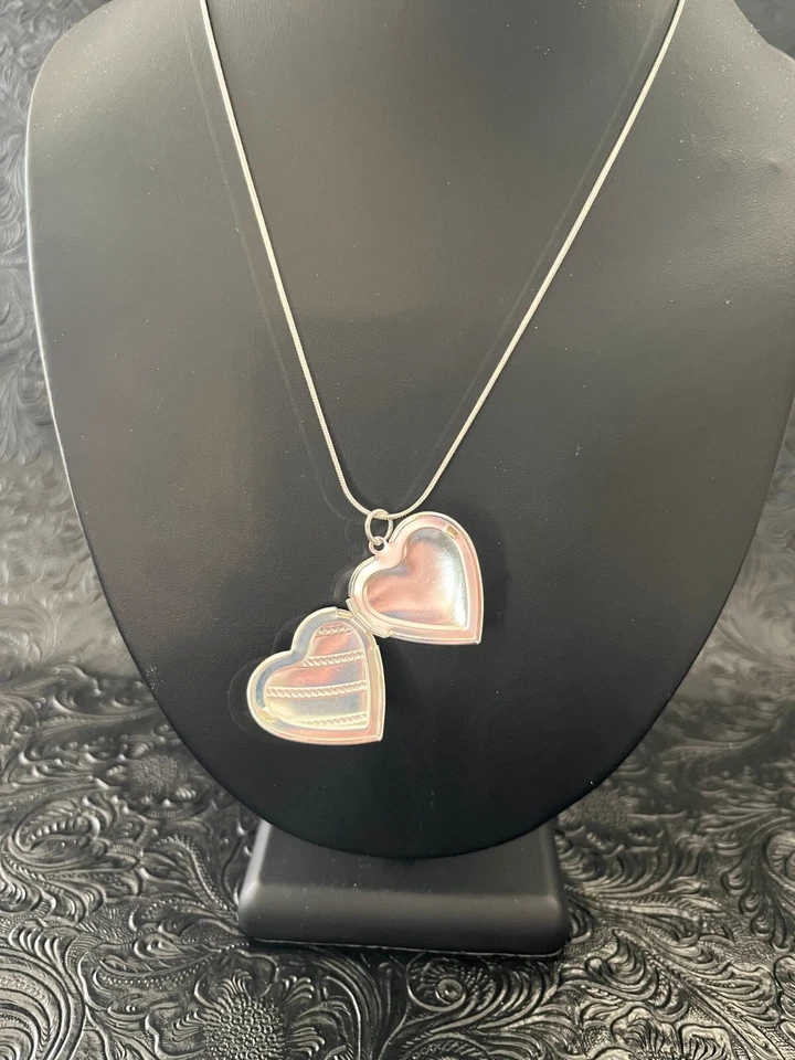 Beautiful 925 Silver Plated Heart Locket Pendant Keepsake on 18" Chain (style#5) - Изображение 3 из 4