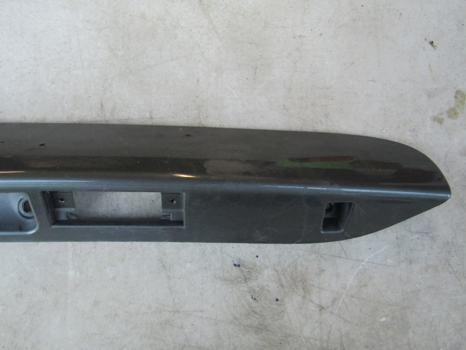 Оригинальная отделка багажника для Dodge Grand Caravan 2001-2003 годов выпуска (темно-зеленая) - Изображение 2 из 4