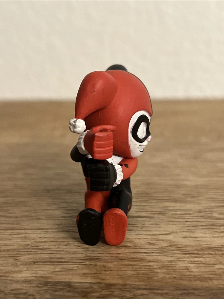 Harley Quinn DC 漫画 NECA 2 英寸可动人偶乙烯基玩具 — 第 3/4 张图片