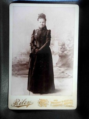 1870s antique LIVINA OBERHOLTZER PHOTO council bluffs io ROYER LANCASTER PA