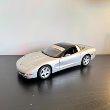 1/18 UT Models The Last 1999 Corvette Silver (No Box)