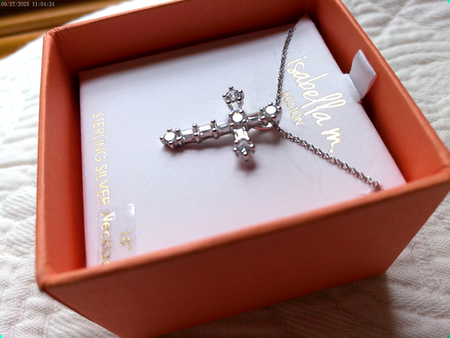 COLLANA CROCE ISABELLA M. ARGENTO STERLING FINTI DIAMANTI LUNGHEZZA 18" SCINTILLANTE NUOVA CON SCATOLA - Foto 2 di 5