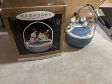 Hallmark Keepsake Ornament Peanuts Light And Motion Magic Collectors Series 1995
