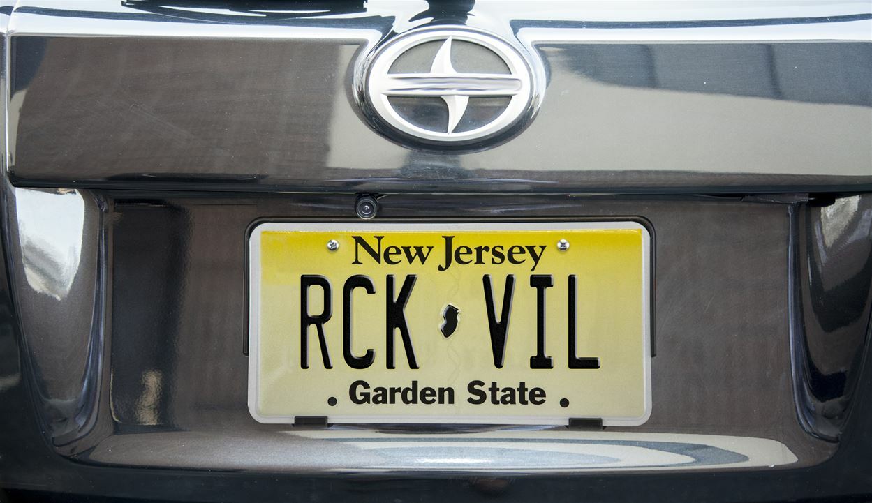 Автомобильная резервная камера ночного видения Rockville RBC3 с универсальным креплением для резервного копирования