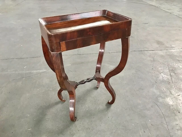 Elegante Tavolino Carlo X a vassoio in Mogano - Restaurato (in corso d'opera) - Immagine 2 di 4