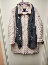 Cappotto rosa trapuntato Dennis By Dennis Brasso XL con cappuccio compresa sciarpa grigia