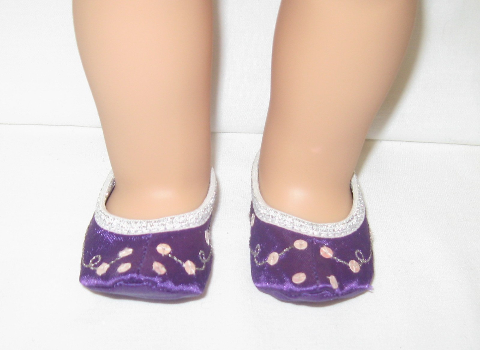 SAOLA American Girl SOLO PANTOFOLE BAMBOLA RASO VIOLA dal 2005 PAISLEY PRINT PJ SET*