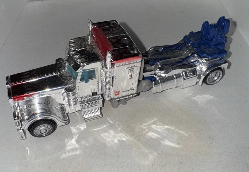 Transformers AOE Age Of Extinction Silver Knight Optimus Prime Target Exclusive - Image 3 of 4