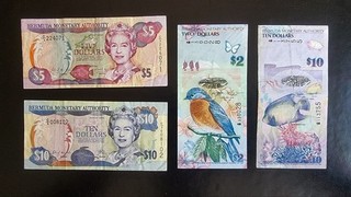 LOT 4 Banknoten 2 / 5 / 10 Dollar Bermuda