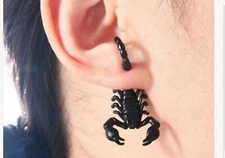 3D Gothic Scorpion Earrings Black 👻🧲 (1) Pair FREE Gift Bag
