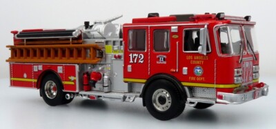 Iconic Replicas 1:64 KME Predator Fire Engine: LACFD - Engine 172