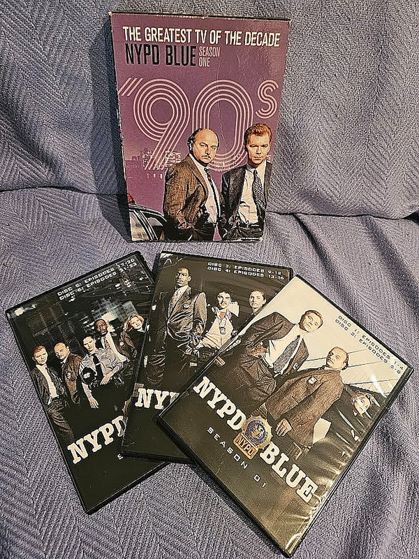 NYPD Blue Season One DVD * 90s Crime Drama Dennis Franz & David Caruso