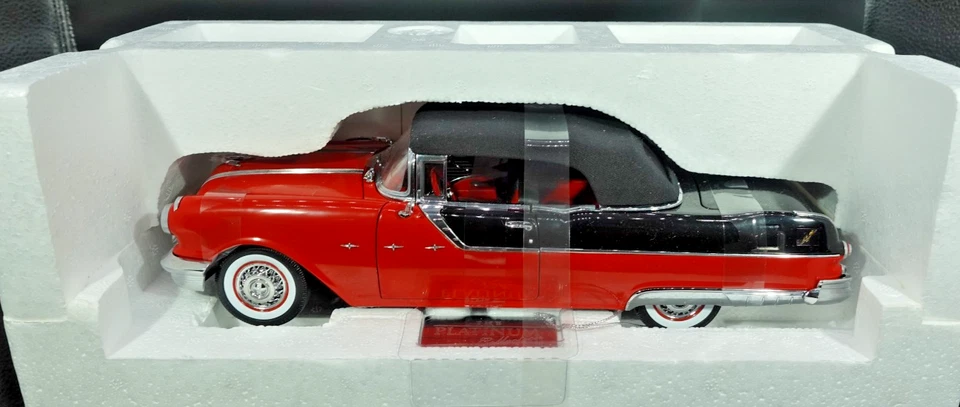 Sun Star Platinum 1955 Pontiac Star Chief Closed Convertible Red/Black 1/18 - Image 2 of 4