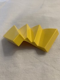 LEGO Yellow Curved Spiral Stairs Steps 6 x 6 x 4 (28466) from Sunshine Catamaran