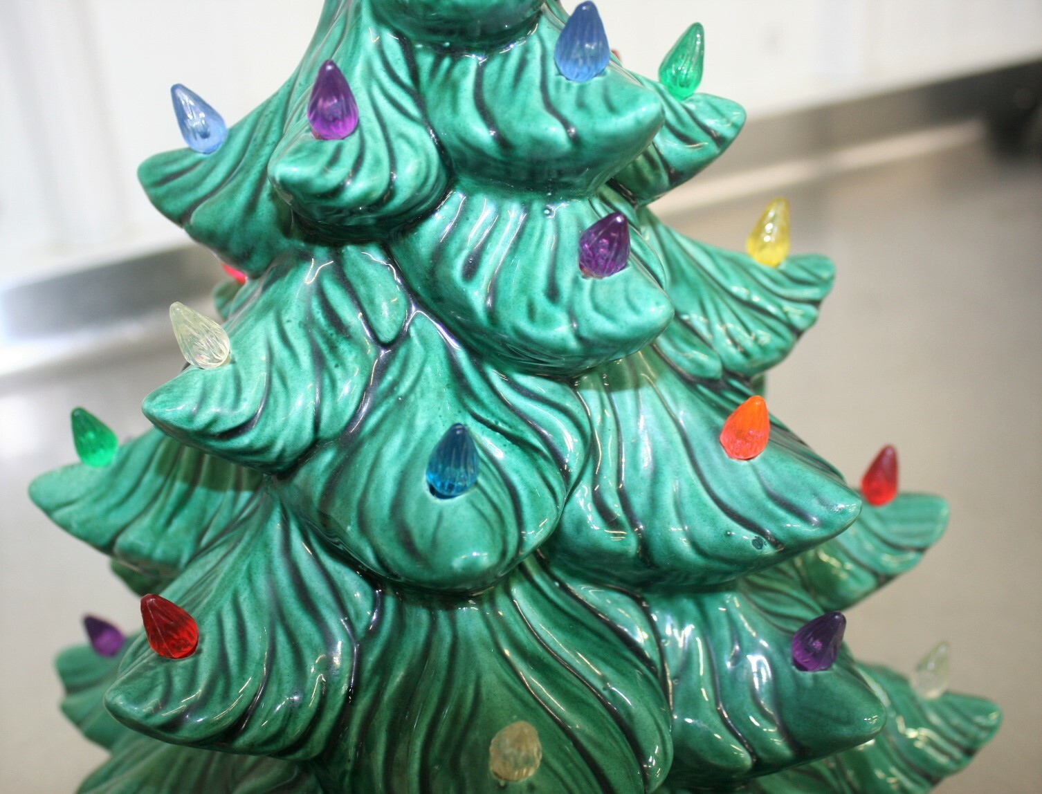 Vintage Atlantic Mold Ceramic Lighted Christmas Tree Multi Color Bulbs