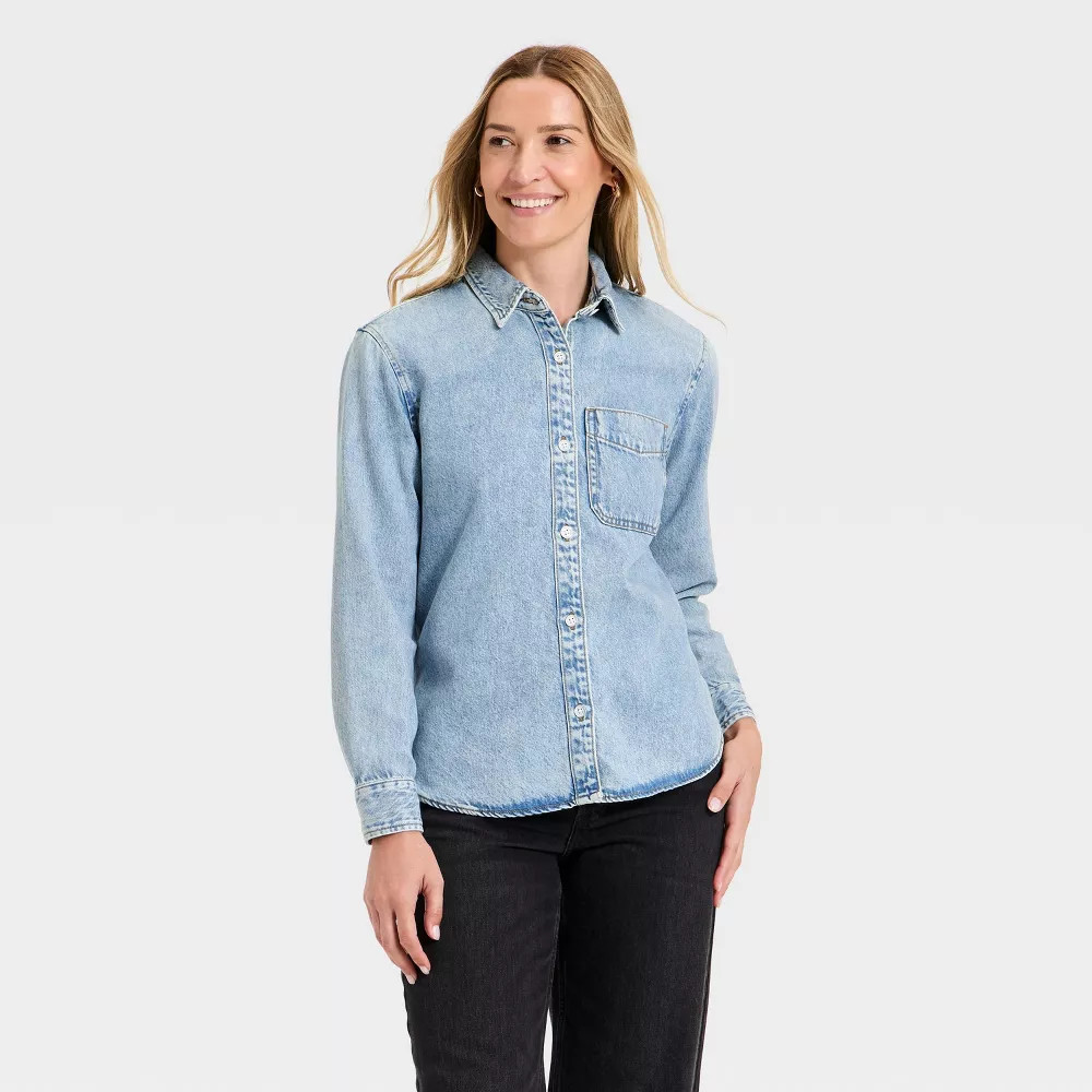 Women's Relaxed Denim Shirt - Universal Thread Light Wash M