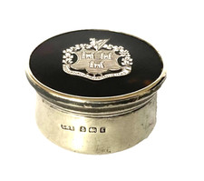 ANTIQUE DUBLIN COAT OF ARMS SOLID SILVER PIQUE SNUFF PILL BOX, 3.5 CMS WIDE