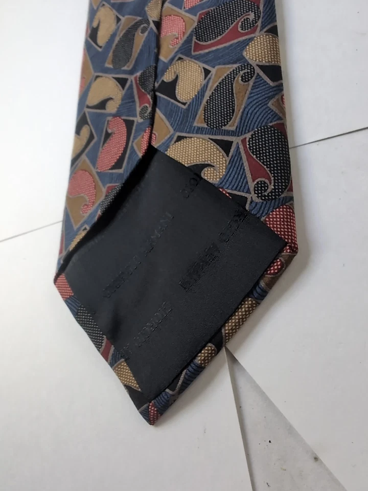 Corbata vintage para hombre Giorgio Armani, negro azul rojo tostado patrón cachemira, 100 % seda Foto 4 de 4