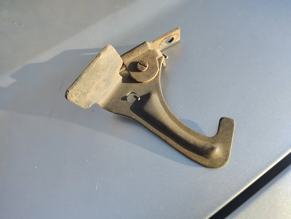 Chevrolet G20 1990 92 furgoneta capó pestillo Foto 2 de 4