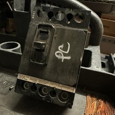 Siemens 225 Amp Circuit Breaker 3 Pole 240 VAC QJ23B225