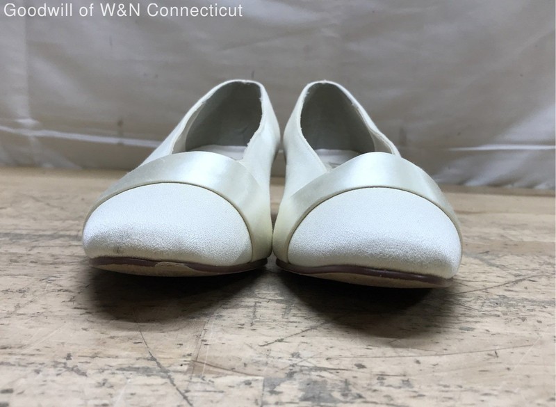 Michael Angelo White Satin Round Toe Block Heel Pumps Women's Size 8W