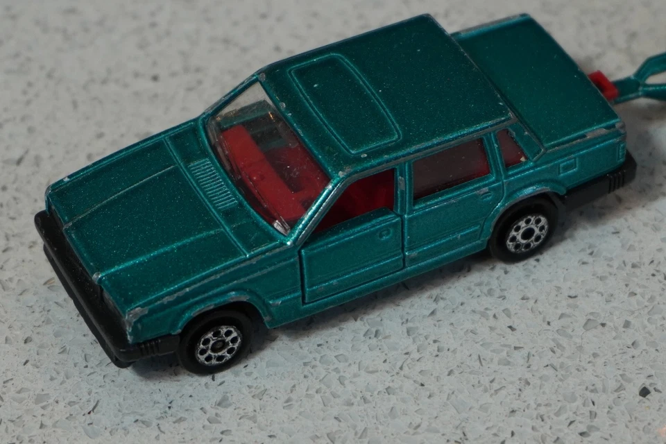 Remolque Majorette sedán y caballo verde Volvo blanco y verde 1/61 fundido a presión Foto 4 de 4