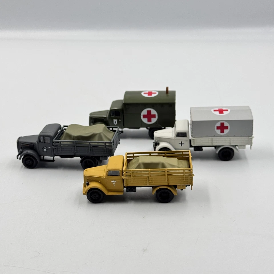 Коллекция автомобилей (4 шт.) раненый транспорт и логистика 1940–1945 масштаб 1/87 (H0) - Изображение 2 из 4
