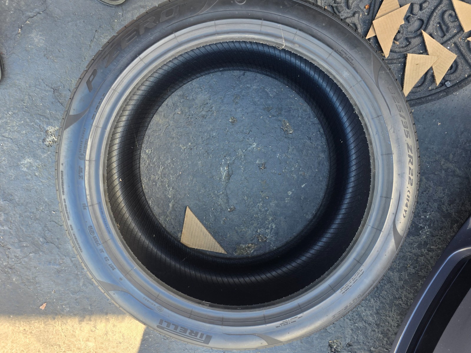 1 325/30/23 pirelli PZ4 3253023 Lamborghini Urus Tire 7.5/32nd