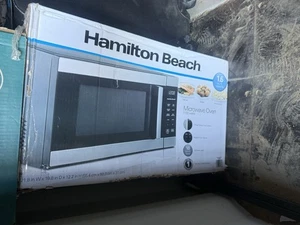 Hamilton Beach 1.6 Cu. ft 1208 GOCK Four à micro-ondes à dégivrer 1100 watts