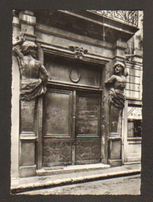 AIX-en-PROVENCE (13) COMMERCE & PORTE de l'HOTEL ARBAUD in 1964
